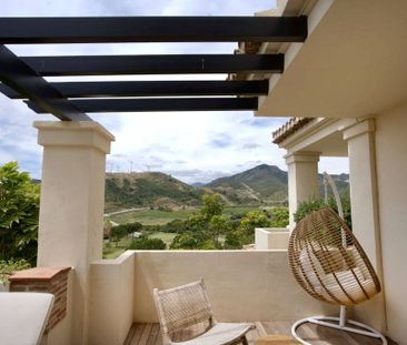 Luxury Apartment for rent in Benahavís, Andalusia - Photo 4