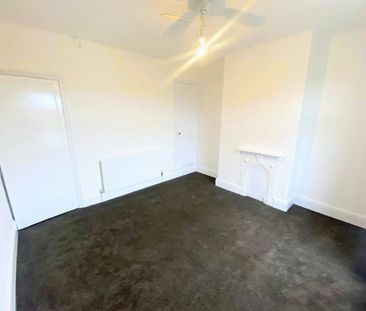 Terraced House to rent on - Photo 5