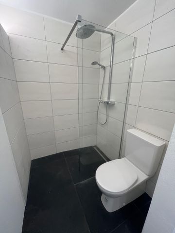Sehr sonnige, ruhige, teilrenovierte 4.5-Zimmerwohnung - Photo 5