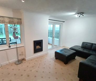3 bedroom terraced garage/parking space to rent - Photo 2