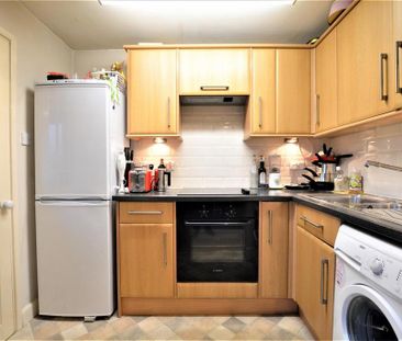 1 bedroom ground floor flat to rent - Photo 3