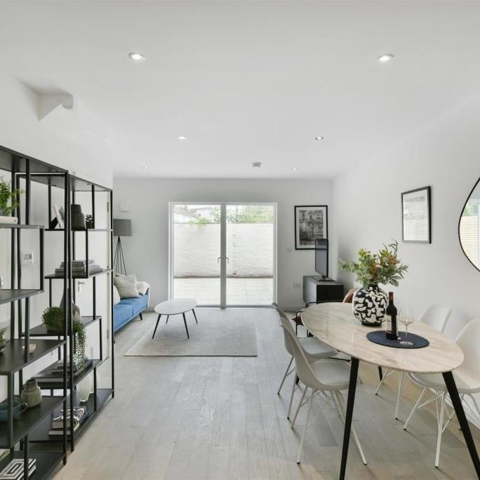 Room in a Shared House, Bellingham Road, SE6 - Photo 1