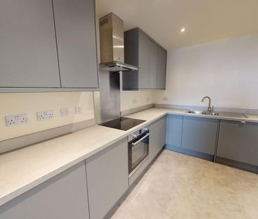 3 bedroom flat to rent - Photo 4