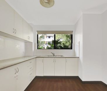 GREAT AND CONVENIENT LOCATION IN BRIGHTON LE SANDS - Photo 2