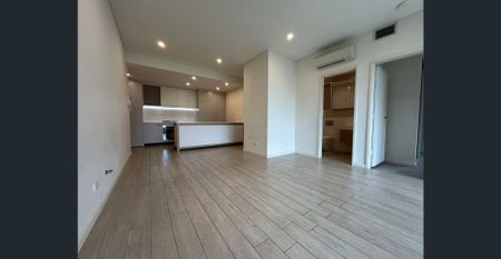 STYLISH APARTMENT IN A SUPERB LOCATION MONENTS TO RIVERSIDE ! ! ! - Photo 4