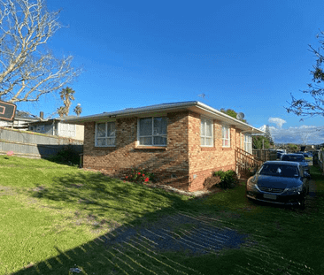 One-Level, Low-Maintenance Solid Brick Home - 3 Bedrooms in Otara - Photo 2