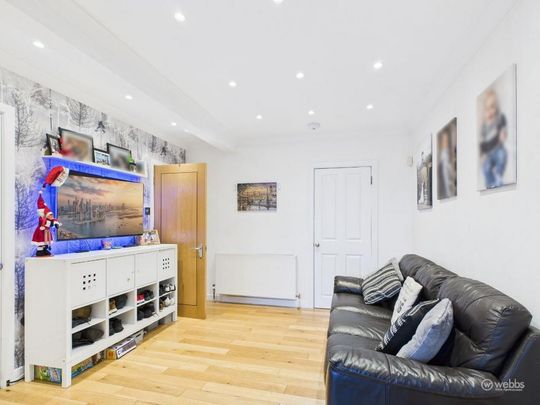 3 bedroom end of terrace house to rent - Photo 1