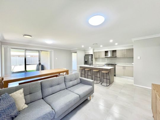 Stunning Family Home! - Photo 1