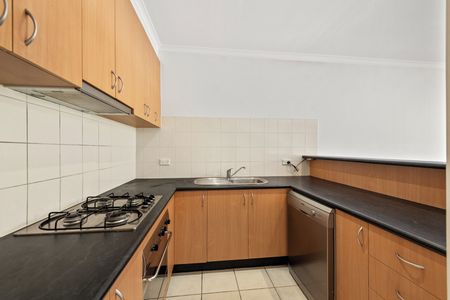 EFFORTLESS LIVING IN THE HEART OF HIGHETT! - Photo 4