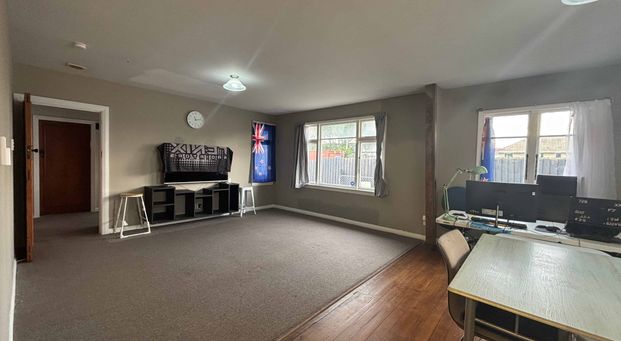 Spacious Living - Photo 1