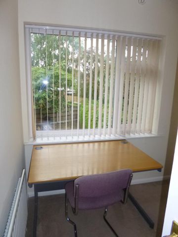 3 bedroom semi-detached house to rent - Photo 4