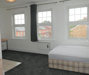 Studio to rent - Photo 2