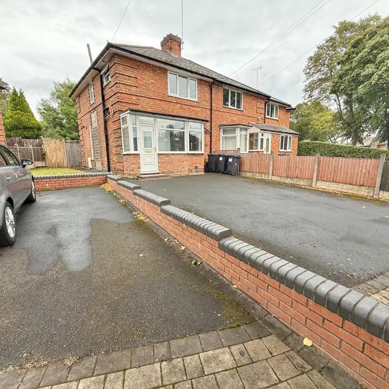 3 bedroom end of terrace house to rent - Photo 1
