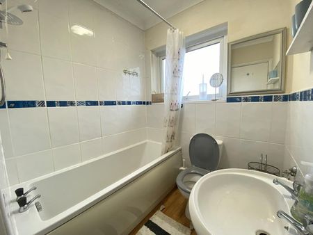 2 bedroom maisonette to rent - Photo 5