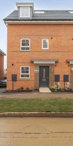 Crusoe Street, Ayleford, ME20 7XU, Kent - Photo 4