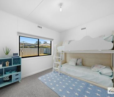 Freshly Renovated, Low-Maintenance Living - Photo 5