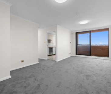 World-class views in Sydney looking over City Skyline - Photo 1