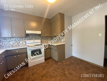3 Bedroom, 2 Baths Duplex with Basement - Photo 2