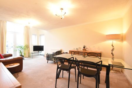 Swan Walk, Shepperton, TW17 - Photo 2