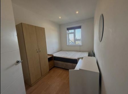 3 bedroom flat to rent - Photo 5