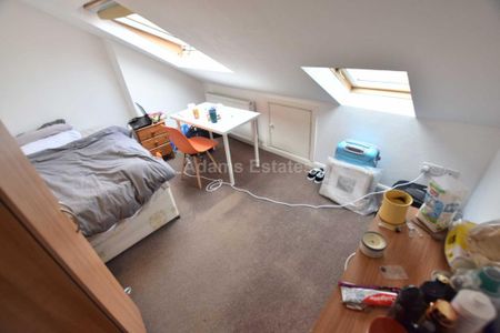 6 bedroom terraced house to rent - Photo 5