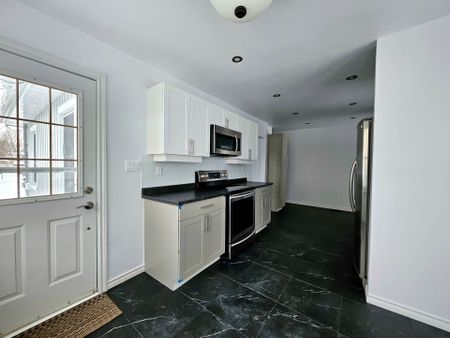 For Lease - 181 Burnham Street, Belleville, Ontario - Photo 5