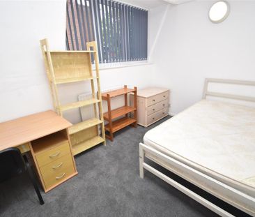 6 bedroom flat to rent - Photo 1