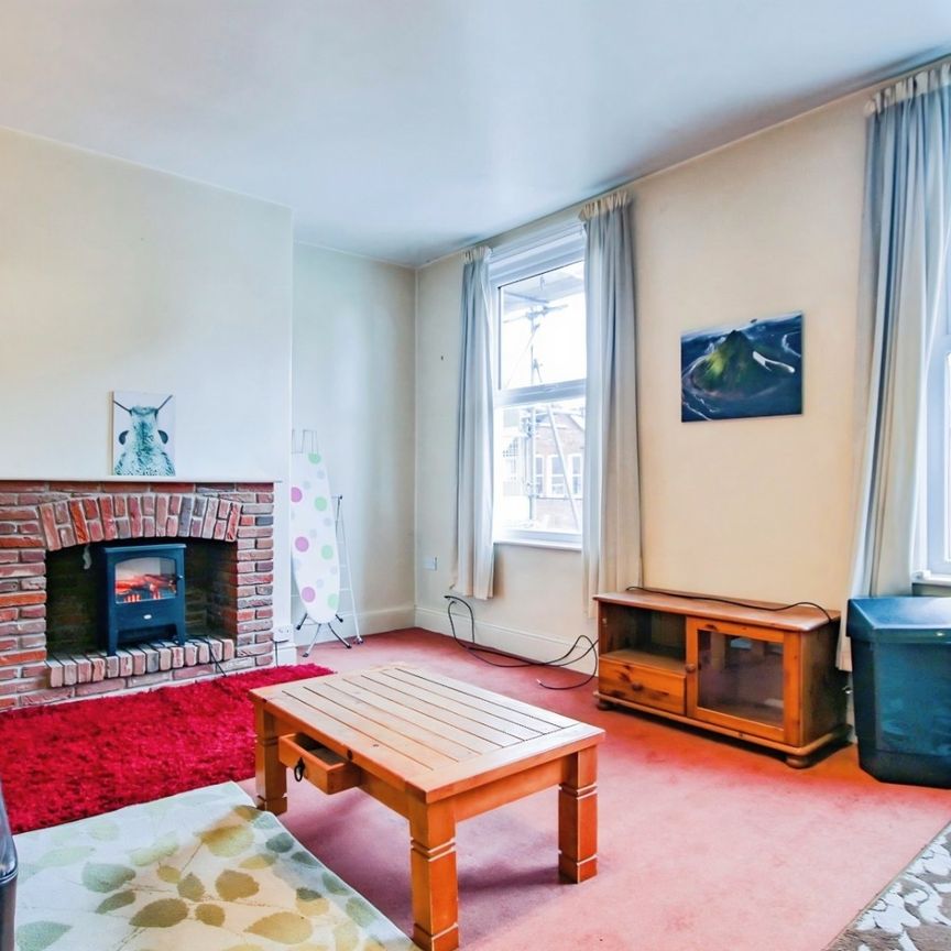 1 bedroom Flat To Let - Photo 1