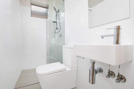 Air-Conditioned 2--3 bedroom Residence In Great Location - Photo 5