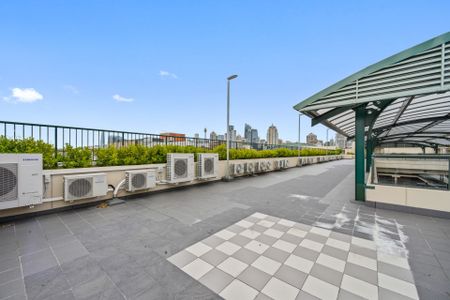 Renovated Loft with Air Conditioning at the heart of Broadway - Photo 4