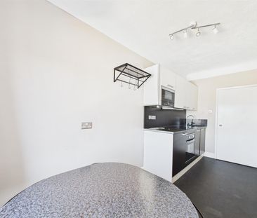 Rowson Street New Brighton, 2 bedroom, Flat - Photo 2