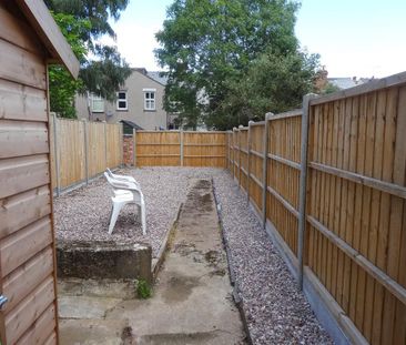 1 bedroom in a house share to rent - Photo 6