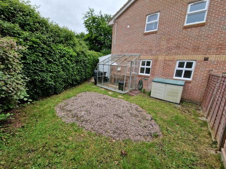 1 bedroom ground floor flat to rent - Photo 5