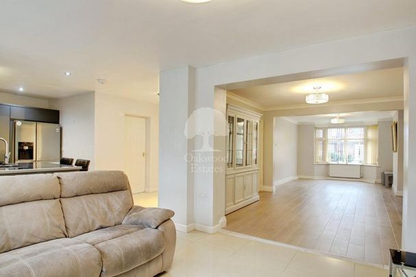 4 bedroom semi-detached house to rent - Photo 1