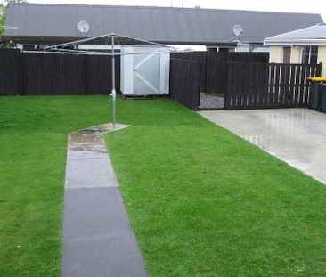 A spacious home with double glazing - Photo 5