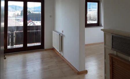 NEU - Eine 3 Zimmer -Wohnung ca. 90 m²,und ca. 11m² Balkon, ca. 40 m² Gärtchen und 1 PKW-Stellplatz. - Photo 2