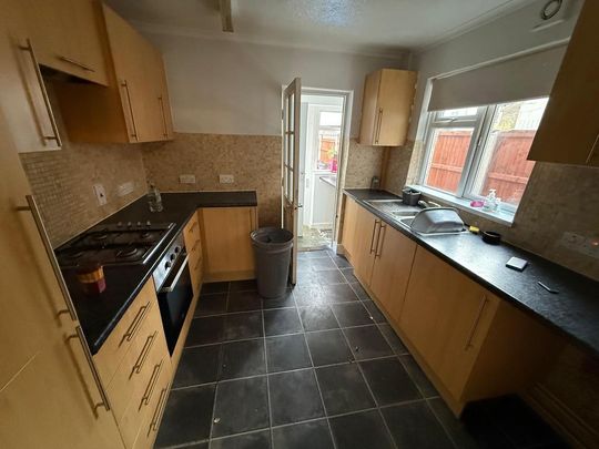 3 bedroom terraced house to rent - Photo 1