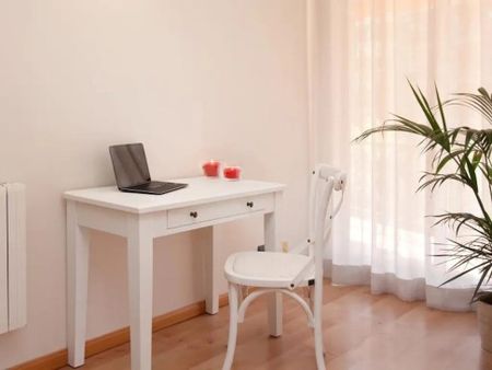 Avinguda de Mistral, Barcelona, Catalonia 08015 - Photo 5