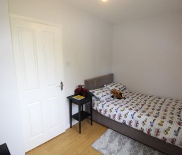 2 bedroom House To Let - Photo 4