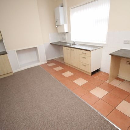 3 Bedroom End of Terrace - Photo 1