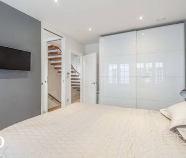 2 Bedroom Flat, Duck Lane - Photo 3