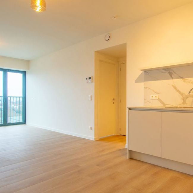 Appartement te huur in Antwerpen voor € 950 met 1 slaapkamer - Photo 1