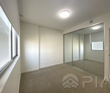 Near New Luxury Apartment in Holroyd Garden - Photo 2