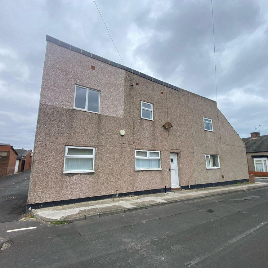 2 bed terraced house to rent in Fuller Road, Sunderland, Hendon, SR2 - Photo 1