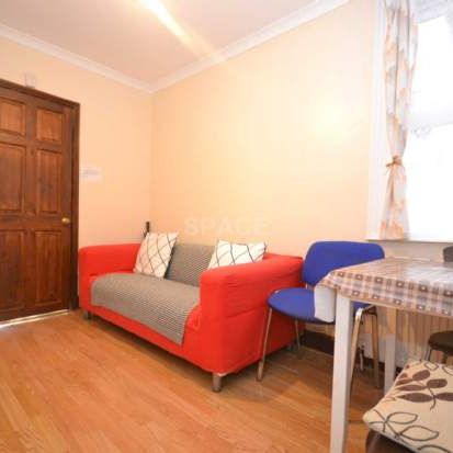 1 bedroom property to rent in Reading - Photo 4