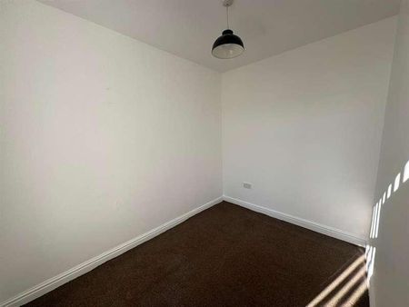 Dawson Place, Bierley, Bradford, BD4 - Photo 2