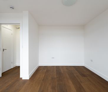 Studio Flat, Ballards Lane, N3 - Photo 1