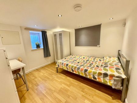 Room in a Shared House, Pomona St, S11 - Photo 4