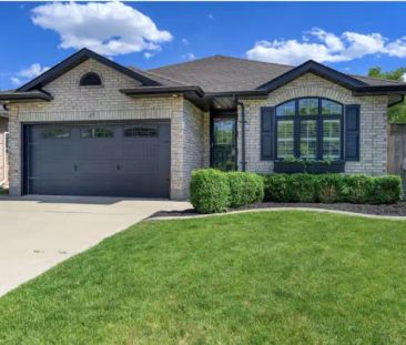 Beautiful Detached Home with Legal Suite – Whole House or Individua... - Photo 1