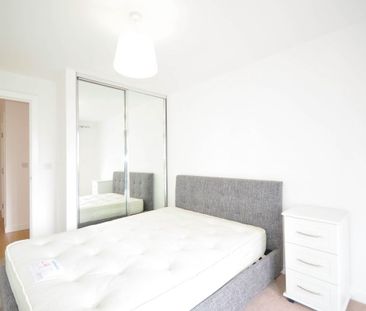 13 Atkins Square, Dalston Lane, London, E8 - Photo 2